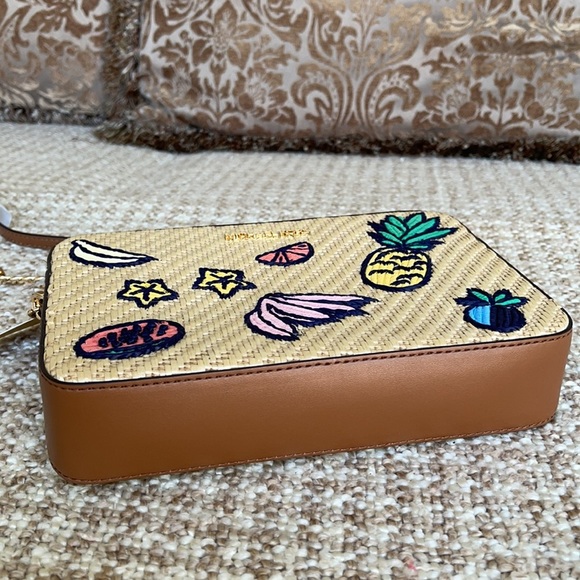 Michael Kors Island Escape Jet Set Item LG EW XBOD - Picture 8 of 16